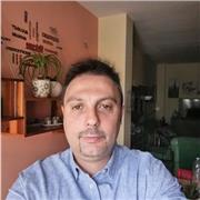 Laureato impartisce lezioni di economia periodo estivo